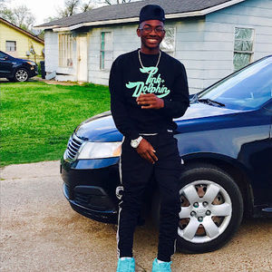 Meet your Posher, Dee